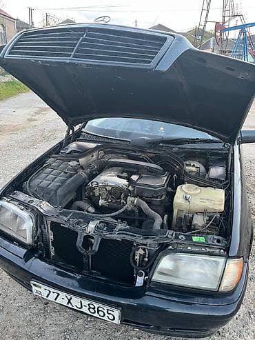 mercede c 250: Mercedes-Benz C-Class: 1.8 l | 1996 il Sedan — 6