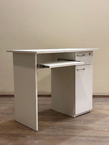 Ofis dolabları: .Ofis mebelleri satılır qabağ demir masa 50 azn komputer masası 35 — 2