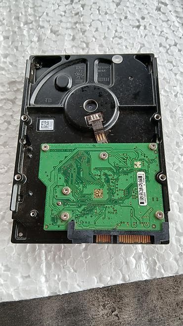 Korpuslar: Salam. Köhnə stolüstü kompüter hissələri satılır. 2×1GB RAM (cəmi 2GB) — 6