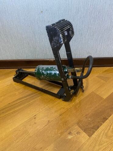 Bu SSSR den qalma ayaq nasosudir. cox yaxwi veziyetdedi. təkərləri lalafo.az -da Bu SSSR den qalma ayaq nasosudir. cox yaxwi veziyetdedi. təkərləri