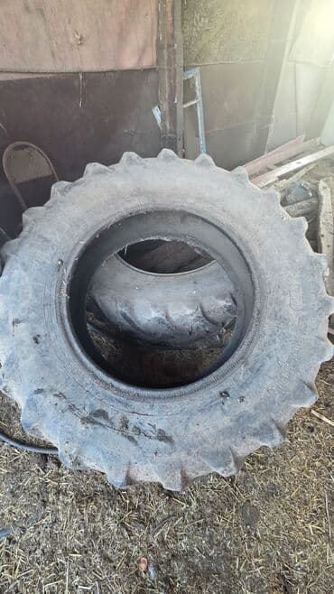 mersedes disk teker: Kənd təsərrüfatı texnikası üçün iri ölçülü traktor şinləri. - — 3