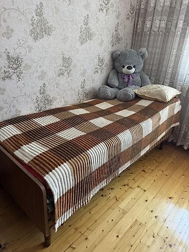 Tekli taxta çarpayı və yaylı döşək dəsti - Ölçü: təxmini 90×190 sm