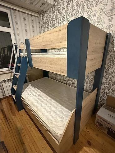 Oğlan və qız üçün, İşlənmiş, Çarpayı, Matras ilə, Siyirməsiz, Taxta