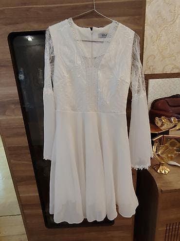 santa barbara saat: Ağ rəngli zərif qadın paltarı - Model: qolsuz deyil, uzun şəffaf — 2