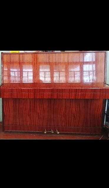 Upright piano – klassik dizayn, laklı taxta korpus. - Korpus: cilalı — 1