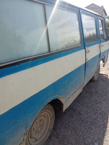 задняя фара в багажник ниссан примера р11: RAF : 2.5 л | 1989 г. Бус — 8