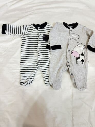 детские комплекты одежды: Uşaq geyim dəsti 1) Bej rəngli şort-salopet: - Yumşaq parça, qısa — 5