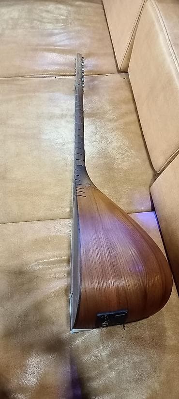 CD, DVD disklər və kassetlər: Yaxşı vəziyyətdədir 2 simi yoxdu. bağlama alıram deyə satıram qiymət — 2