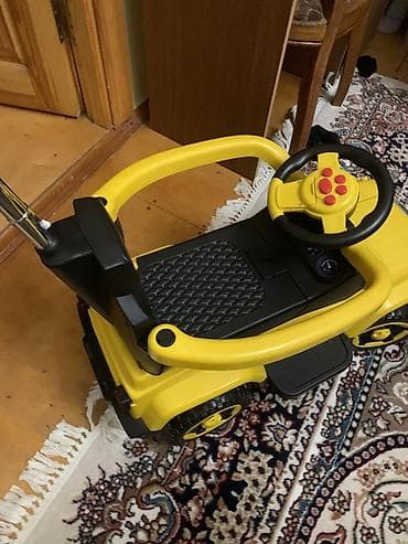 Uşaq üçün minik maşını Yenidir az istifadə olunub Heç bir problemi — 2