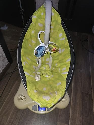 Oğlan və qız üçün, Beşik, Yellənmə mexanizm ilə