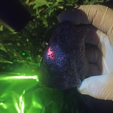 lüsturlar: Qızılı Pirit ( Pyrite ) + Yaqut ( Rubin ) tipli UV Floresan Qırmızı — 5