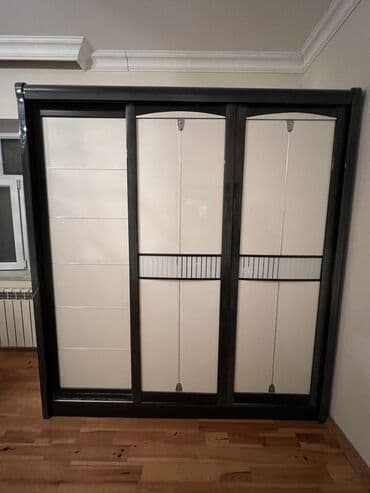 комби радиатор: Двуспальная кровать, Шкаф, Комод, 2 тумбы, Б/у — 3