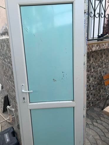 plastik şüşə: İşlənmiş Plastik qapı Zamok ilə, Zəmanətsiz, Ödənişli quraşdırma, Ünvandan götürmə — 1