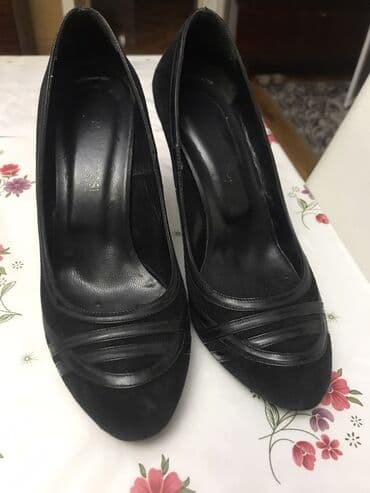 женские классические туфли на танкетке: Qara klassik qadın tufliləri - Rəng: qara - Üst material: süet — 2