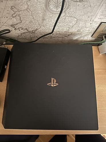 pultu: Playstation 4 pro 2 original pult.Icinde ufc 4 fifa 24,ghost of — 2