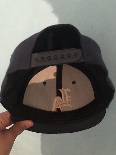 kepkalar: Qara-navy rəngdə snapback beysbol papağı - Ön hissədə iri “LA” loqosu — 2