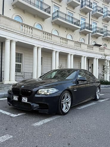 yasti pencelik: BMW 5 Series (F10) sedan – M paketli görünüş və zəngin təchizat — 8