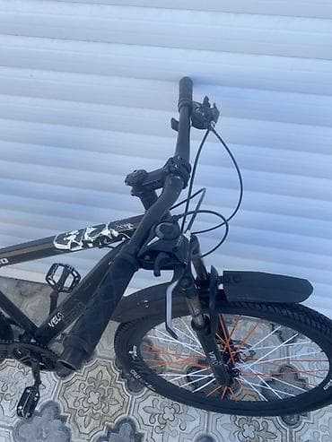 velsabetlər: Velosiped – Velo Sprint TR-30, dağ/şəhər tərzi Xüsusiyyətlər: - Geniş — 4