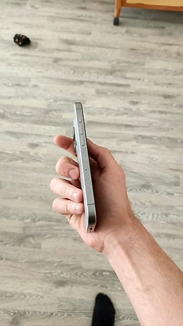 soba şuşəsi: IPhone 15 Pro, Gümüşü — 5