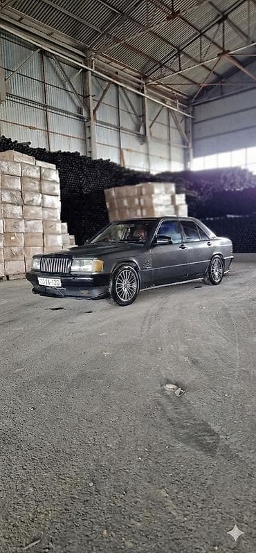 mersedes 1 8: Mercedes-Benz 190 (W201): 2 l | 1991 il Sedan — 5