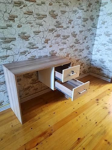 drnaq stolu: Yeni, Kvadrat masa — 4