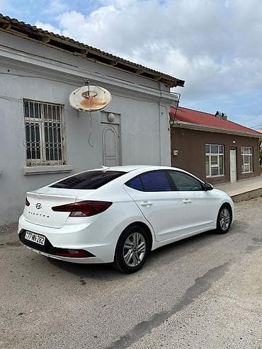 eylec diski: Hyundai Elantra: 2 l | 2020 il Sedan — 4