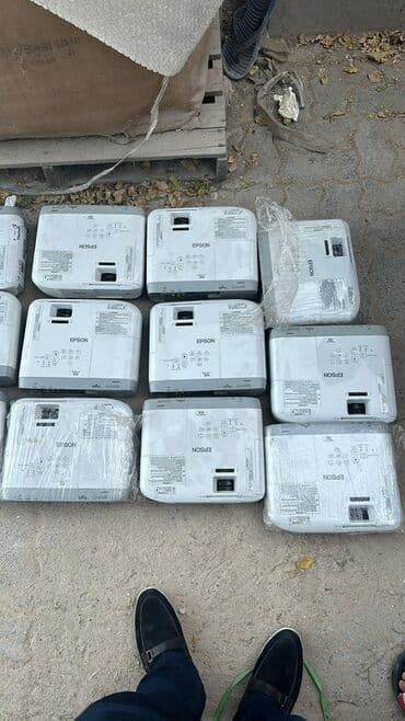 zoom kamera: İşlənmiş Proyektor Epson, Pulsuz çatdırılma, Rayonlara çatdırılma, Ünvandan götürmə — 14