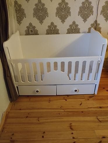 2 ci əl seyf qapılar: Oğlan və qız üçün, İşlənmiş, Dördbucaq, Beşik, Dəstsiz, Matras ilə, Yellənmə mexanizmsiz — 1