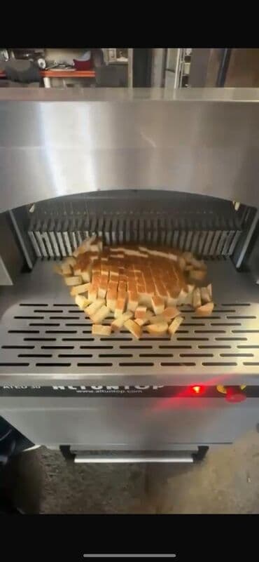 Kənd təssərüfatı avadanlığı: 🌙 *Nure* *Satılır – Çörək doğrama (dilimləmə) aparatı* ➤ *Model:* — 1