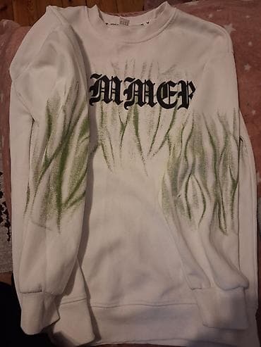 iş geyimi: Ağ rəngli sweatşört (crewneck), HAZZ etiketli. Ön hissədə qara qotik — 1