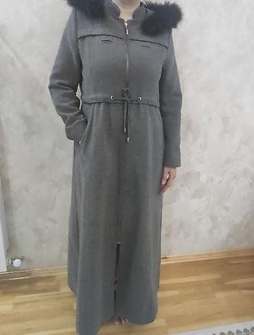 Şəxsi əşyalar: Qadınlar üçün uzun kapüşonlu paltar/kardigan - Rəng: tünd boz - — 1