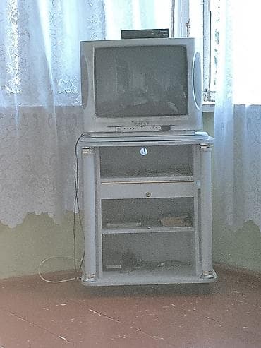 orginal ses: Kompakt kineskop (CRT) televizor komplekti. Xüsusiyyətlər: - Ekran — 1
