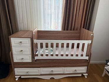 Oğlan və qız üçün, Dördbucaq, Beşik, Dəstsiz, Matras ilə, Yellənmə mexanizmsiz