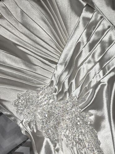 1 defe evde nişana geyilib. Daha sonra quru təmizləməyə verilib — 4