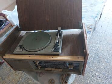Təcili satılır. Radio işləmir. İsdiyən adam restovrasiya edə