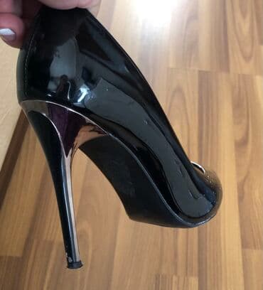 Toy paltarları və aksesuarları: Tuflilər, Ölçü: 36, rəng - Qara, İşlənmiş — 3