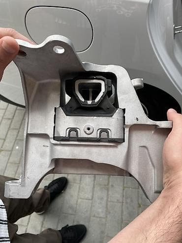 qalofka nədir: Changan A05 2025 orijinal mühərrik dayağı/braketi - İstehsalçı — 2