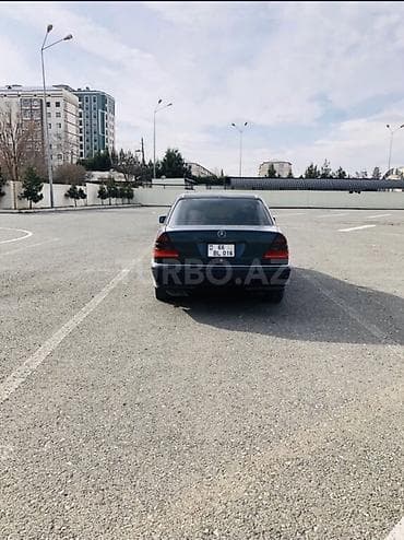 mercedes 190e: Mercedes-Benz C-Class: 2.3 l | 1997 il Sedan — 6