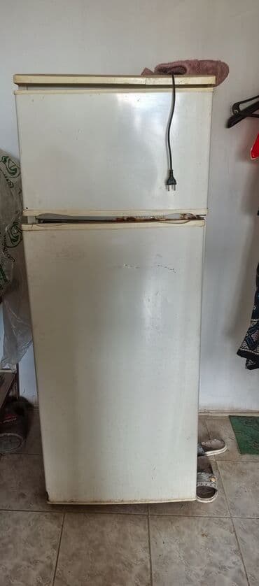 elci paltar yuyan: İki qapılı məişət soyuducusu - Üst bölmə: dondurucu kamerası — 1