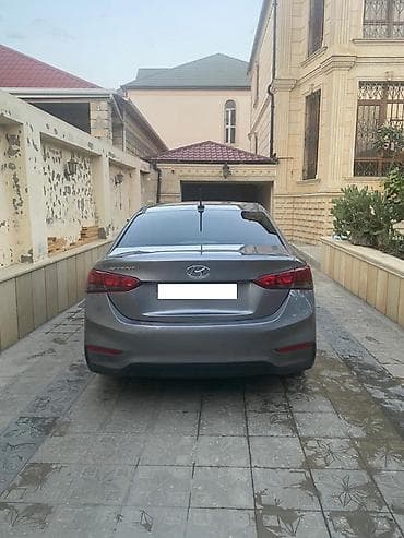 mersedes sedan: Hyundai Accent: 1.6 l | 2021 il Sedan — 4