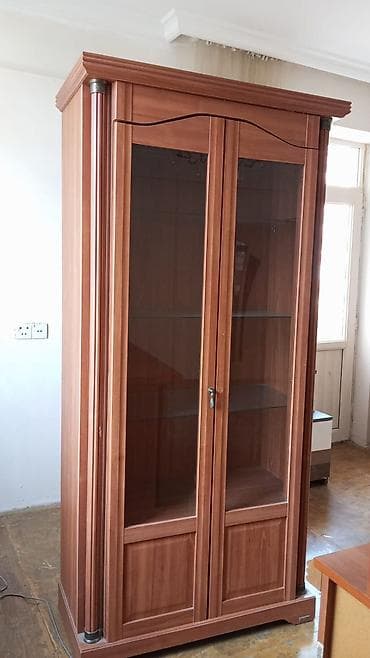 Оборудование для мойки: Стеклянная витрина-шкаф — 2