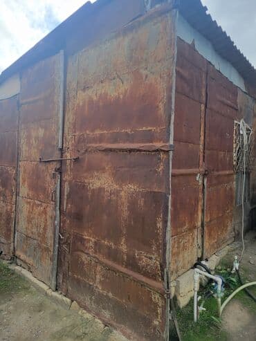 Kirayə qaraj: 10 metr uzunu, 4 metr eni olan bu materiallar satılır. Bu materialları — 2