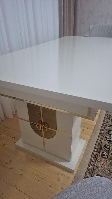 Qonaq masası, Kvadrat masa
