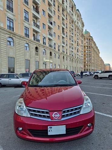 Nissan Tiida: 1.6 l | 2008 il Hetçbek