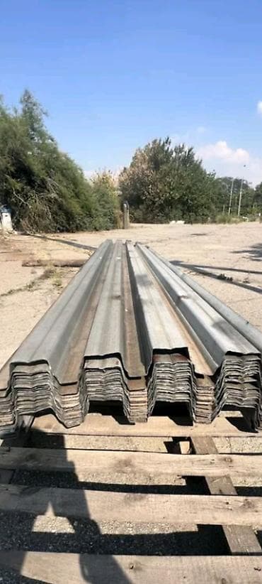 Hasar üçün stenkası 80mm qalın profnastillerdi uzunlugu 6 metrə bir