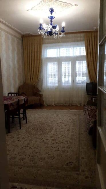 kirayr evler: Gənçlik metrosuna yaxın kral şadliq evinə yaxın 4 mertebeli binanın — 1