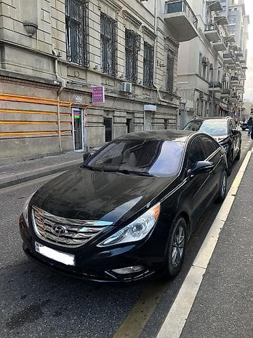 qazel baki merkezi: Hyundai Sonata: 2 l | 2012 il Sedan — 4