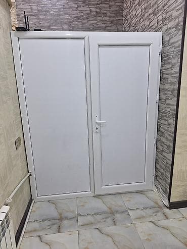 taxta gapilar: PVC materialdan iki bölməli ağ qapı sistemi - Model: asimmetrik — 1