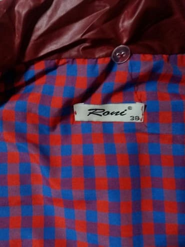 jiletler qadin ucun: Vişnə rəngli kurtka.Brend.Roni firması 38 razmer.Təzədən — 2