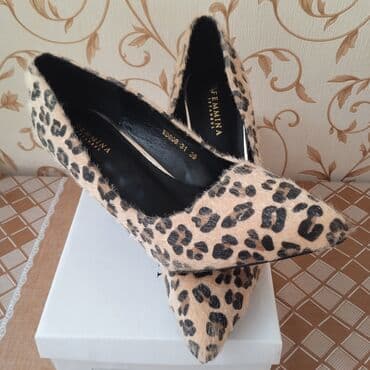 женские золотистые туфли: Tuflilər, Ölçü: 39, rəng - Qızılı, Yeni — 2